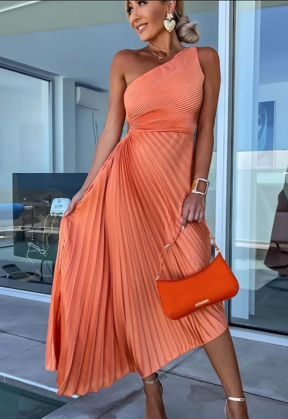Halisa – One-shoulder pleated dress